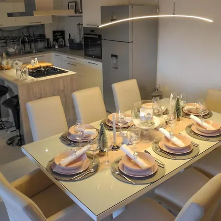 Mare Apartment *