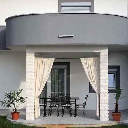 Mare Apartment